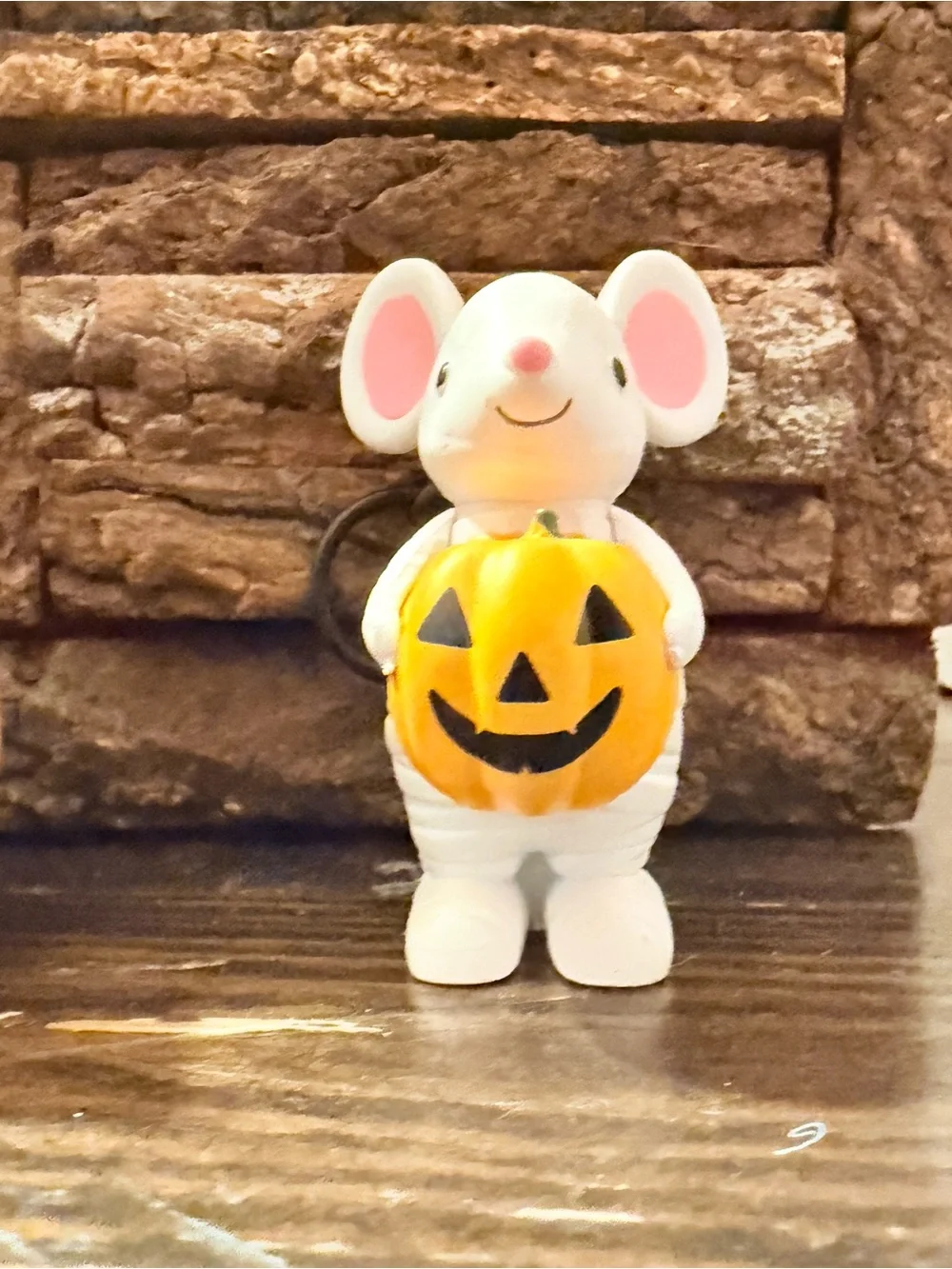 3 little Halloween mouse figurines witch , pumpkin and mummy decoration